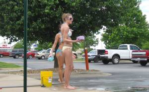 Bikini Carwash Babes m7bqs4xyyb