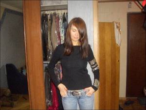 Young-brunette-wife-at-home-%5Bx28%5D-t7bqqidi55.jpg