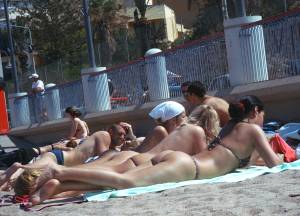 Amateur Topless Girls on Beach Voyeur Candids-67bqqgt4vm.jpg