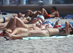 Amateur Topless Girls on Beach Voyeur Candids-j7bqqgsrol.jpg