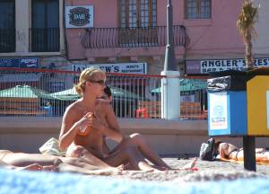 Amateur Topless Girls on Beach Voyeur Candids-j7bqqfvjh2.jpg