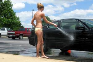 Bikini Carwash Babesv7bqs5i4ko.jpg