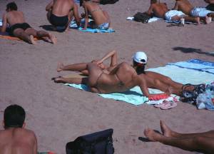 Amateur Topless Girls on Beach Voyeur Candids-z7bqqh0mqp.jpg