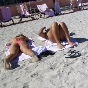 A Day On The Beach h7bqprj4hz