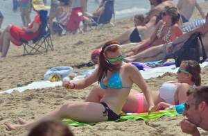 A Day On The Beach r7bqpsikci