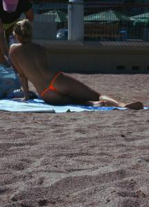 Amateur Topless Girls on Beach Voyeur Candids-j7bqqejxk0.jpg