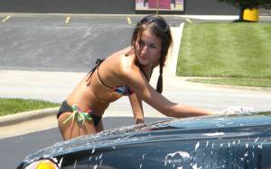Bikini Carwash Babes p7bqs49ogz