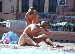 Amateur Topless Girls on Beach Voyeur Candids-q7bqqexk4n.jpg