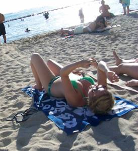 A Day On The Beach v7bqpr7xvf