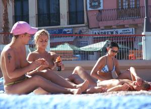 Amateur Topless Girls on Beach Voyeur Candids-s7bqqe3edi.jpg