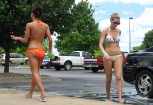 Bikini-Carwash-Babes-17bqs5fkl1.jpg