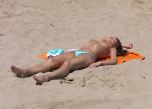 Exclusive Cute Girl Beach Candid s7brebs62n