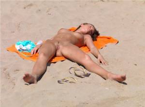 Exclusive Cute Girl Beach Candid j7bredd1rc