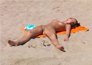 Exclusive Cute Girl Beach Candid 67bredbz0y