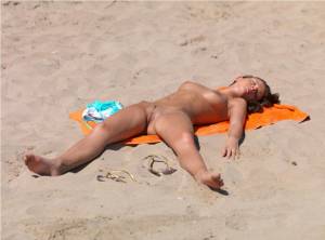 Exclusive Cute Girl Beach Candid n7bredcjd6
