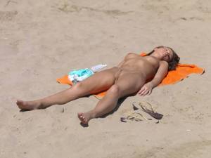 Exclusive Cute Girl Beach Candid 57brec2srw