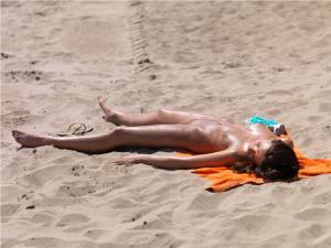 Exclusive Cute Girl Beach Candid 67bredebe7