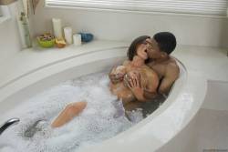 Krissy Lynn Lathering Up Mrs Lynn 317x 2645x1663  e7btjfh5je