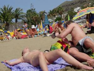 Gran-Canaria%2C-Beach-and-Poolside-17brihobbe.jpg