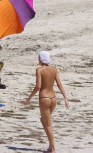 Miami-Beach-2010-Nice-Topless-Girl-w7bwtel5sc.jpg