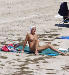 Miami Beach 2010 - Nice Topless Girl o7bwtep4j7