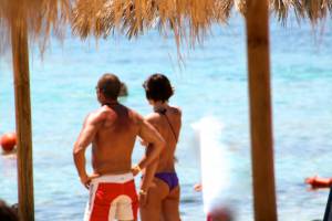 Mature-caught-topless-in-Paraga-beach%2C-Mykonos-f7bwtdntud.jpg