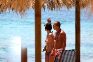Mature-caught-topless-in-Paraga-beach%2C-Mykonos-o7bwtdkbyr.jpg