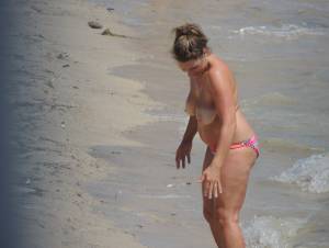 Bikini milf with very big tits 77bwvs4ja5