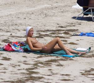 Miami Beach 2010 - Nice Topless Girl 57bwteqz5u