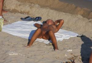 Nude Goddess @ the beach-a7bwuvnrxj.jpg