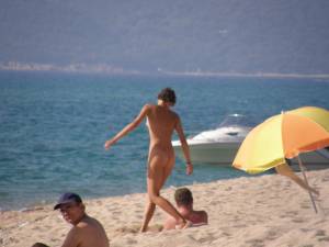 Nudiste plage francaise 07bwv4xq1q