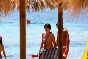 Mature caught topless in Paraga beach, Mykonos-27bwtd9zv3.jpg