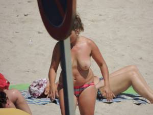 Bikini milf with very big tits a7bwvs63gr