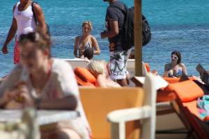 Mix of topless girls caught in Mykonos Greece-17bwufi3on.jpg