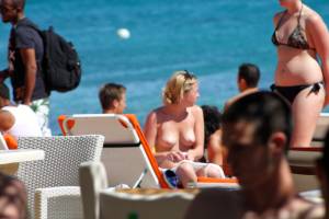 Mix of topless girls caught in Mykonos Greece-h7bwuf5id1.jpg