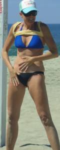 Athletic bikini MILF bending over to stretchb7bx6wk7p5.jpg