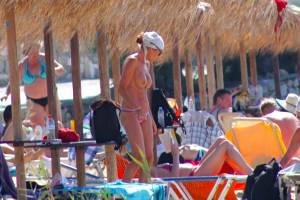 Babe with fake tits caught topless in Naoussa, Paros!-v7bx8evk5t.jpg