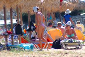 Babe with fake tits caught topless in Naoussa, Paros!-k7bx8er7bu.jpg