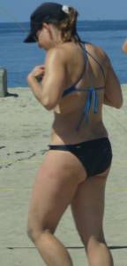 Athletic bikini MILF bending over to stretch k7bx6vxkdh